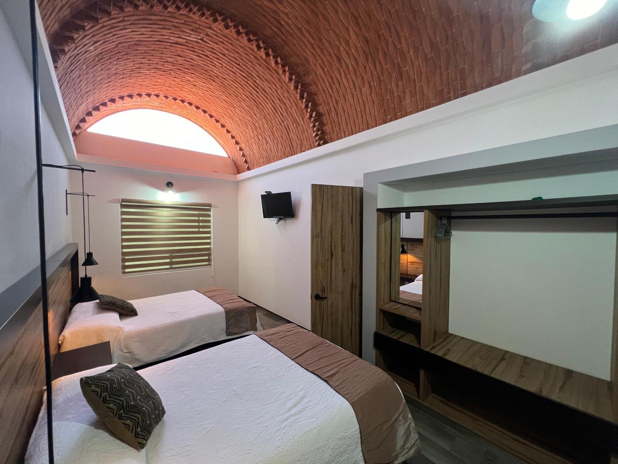 Hotel La Cuesta Toscana Bernal Bagian luar foto